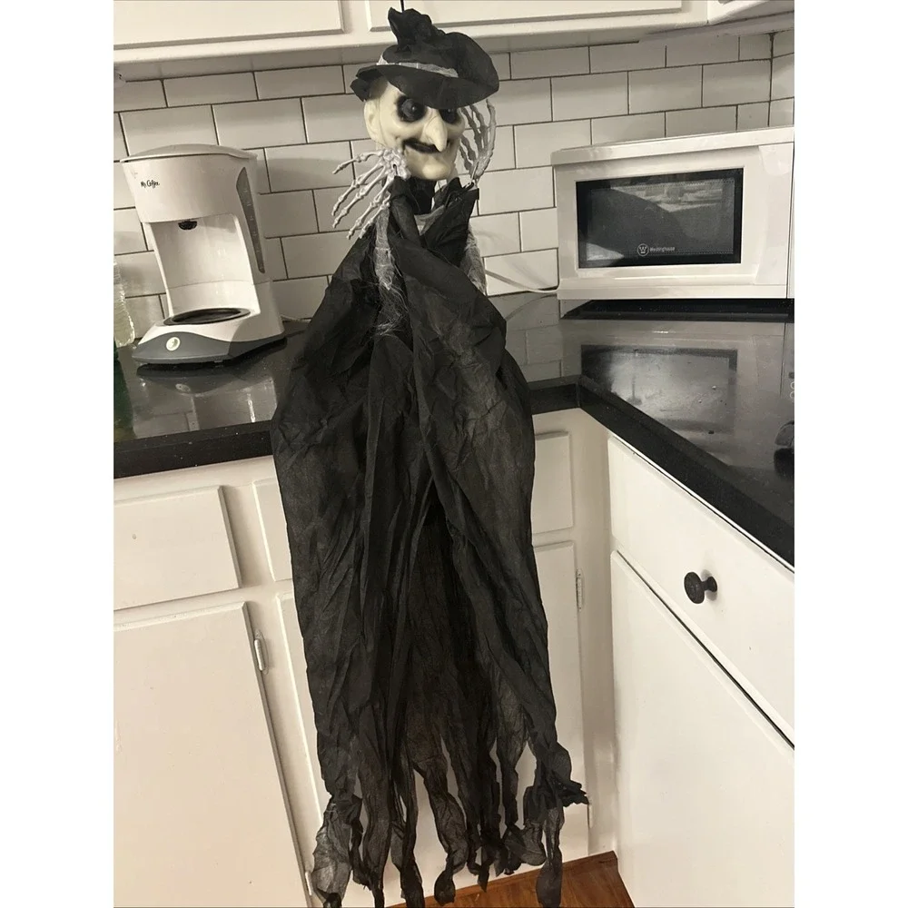 Hanging Witch Decor Halloween Decoration Outdoor‎ Sounds Lights